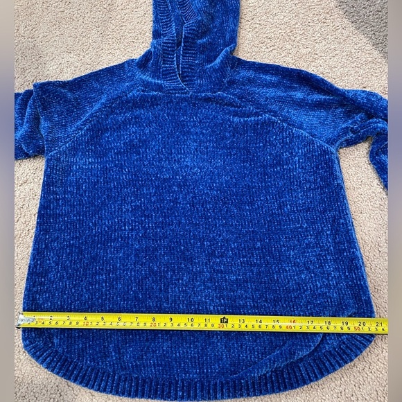 Womens RUE 21 royal blue velvet sweater hoodie - Picture 6 of 9